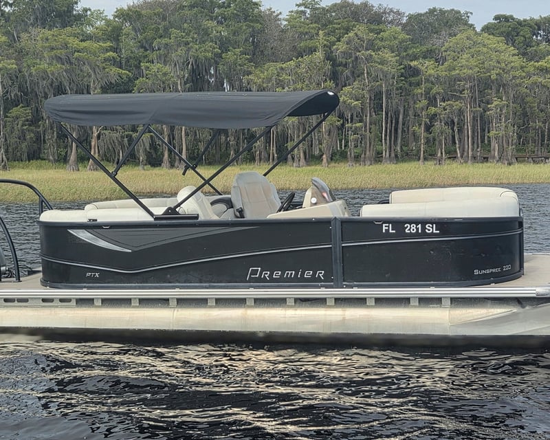22' Tritoon Pontoon Rental on the Clermont Chain of Lakes