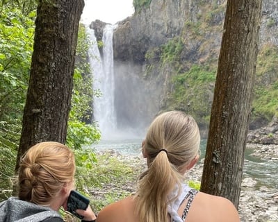 Snoqualmie Falls and Wineries Tour from Seattle