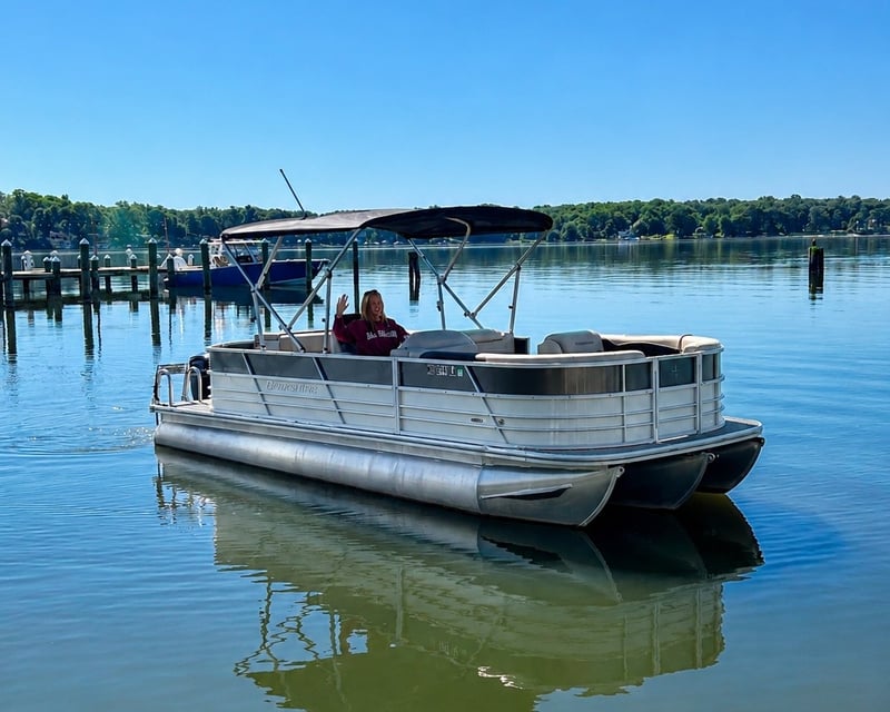 Self-Drive Tritoon Boat Rental in Abingdon, MD