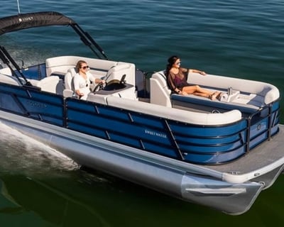 Hayward 22' Tritoon Boat Rental