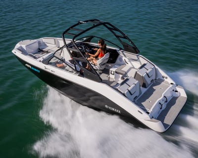 Yamaha AR220 Boat Rental for Up to 9 Passengers