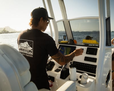 Cruise O'ahu Sunset & Fireworks Charter