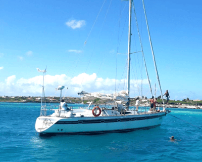 4-Hour Sailing & Snorkeling Charter in Oranjestad