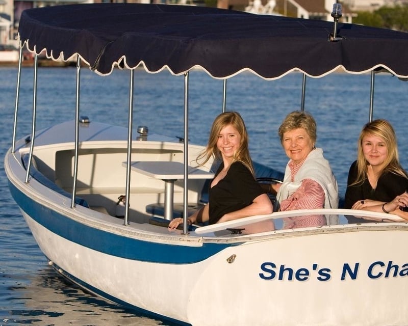 21' Electric Duffy Boat Rental in Oceanside Harbor