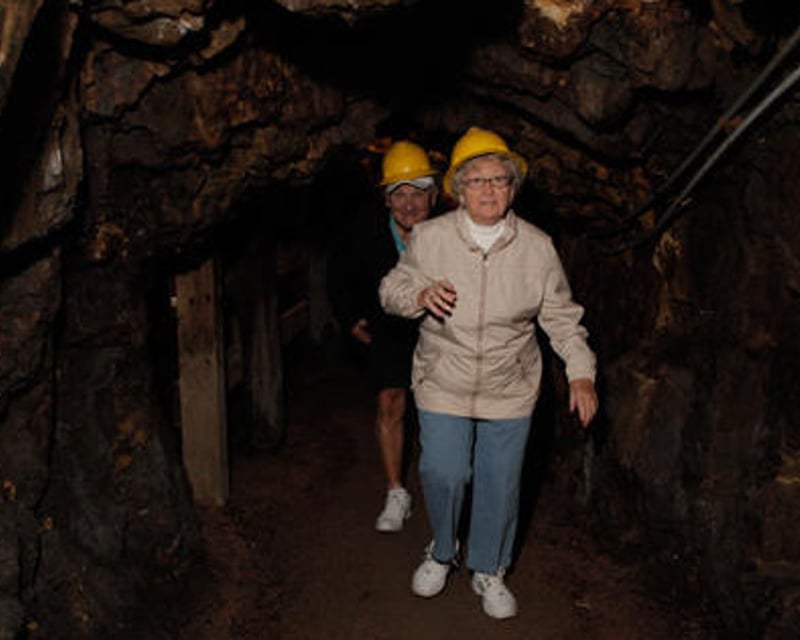 1890s Gold Mine Tour & Gold Panning in Keystone