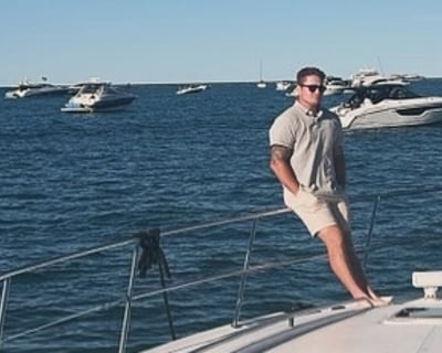 Chicago 3-Hour Boat Charter With Captain