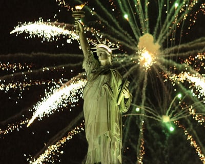 New York New Year's Eve Fireworks Dinner Cruise