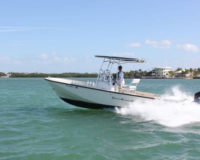 25' Boat Rental in Marathon