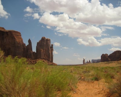 3.5-Hour Guided Hike in Monument Valley