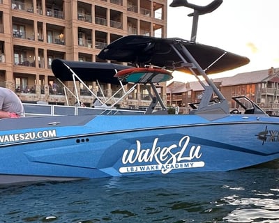 24.5' Wakeboarding & Wakesurfing Charter on Lake LBJ