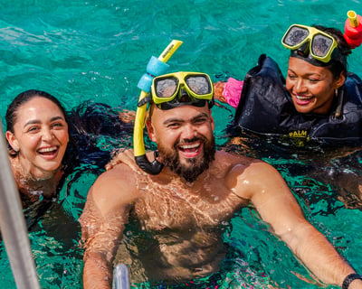 4-Hour Aruba Catamaran Snorkeling Cruise