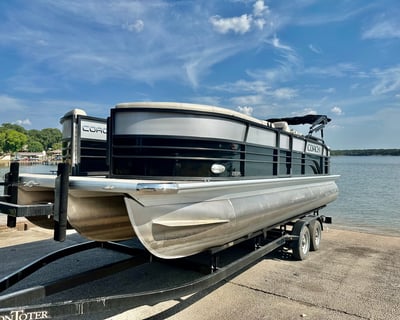 Coach 230 RL Tritoon Rental on Cedar Creek Lake