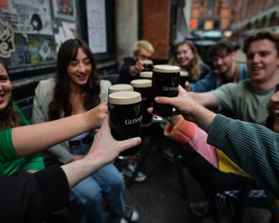 Manhattan Guinness History Tour & Pouring Class