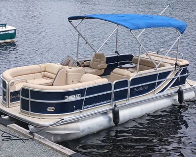 22' Pontoon Boat Rental in Rockwood