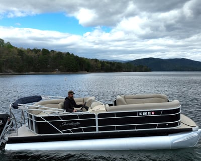 Lake Jocassee & Keowee 10-Passenger Pontoon Rental