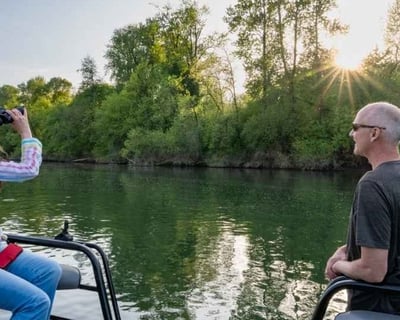 Willamette Valley Jetboat Tour & Wine Tastings