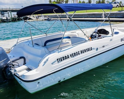 24’ Hurricane Deckboat Rental