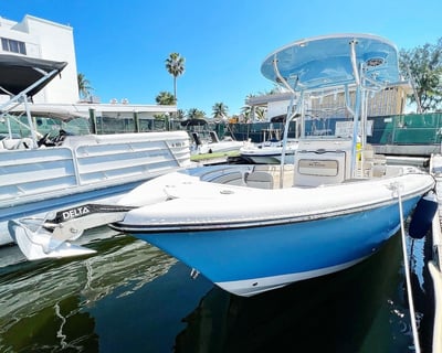 23' Center Console Boat Rental in Pompano Beach