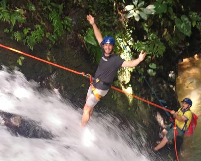 6-Waterfall Canyon Rappelling Tour in Uvita