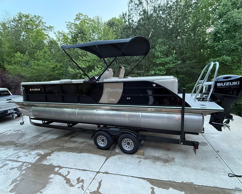 Self-Drive Tritoon Boat Rental on Lake Lanier