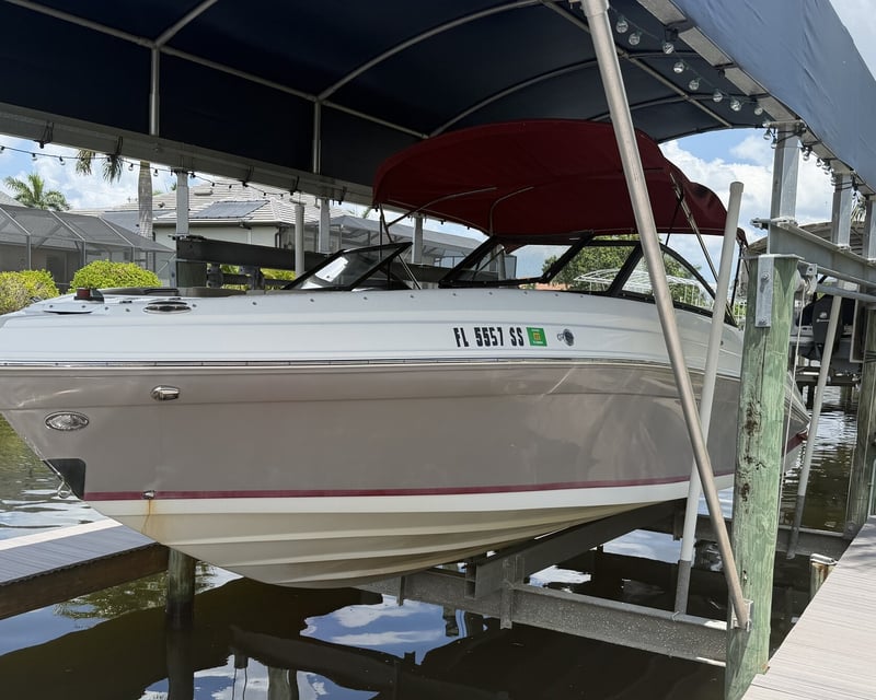 27' Self-Drive Boat Rental in Cape Coral