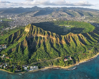 Hike Diamond Head With Waikiki Shuttle & Ticket
