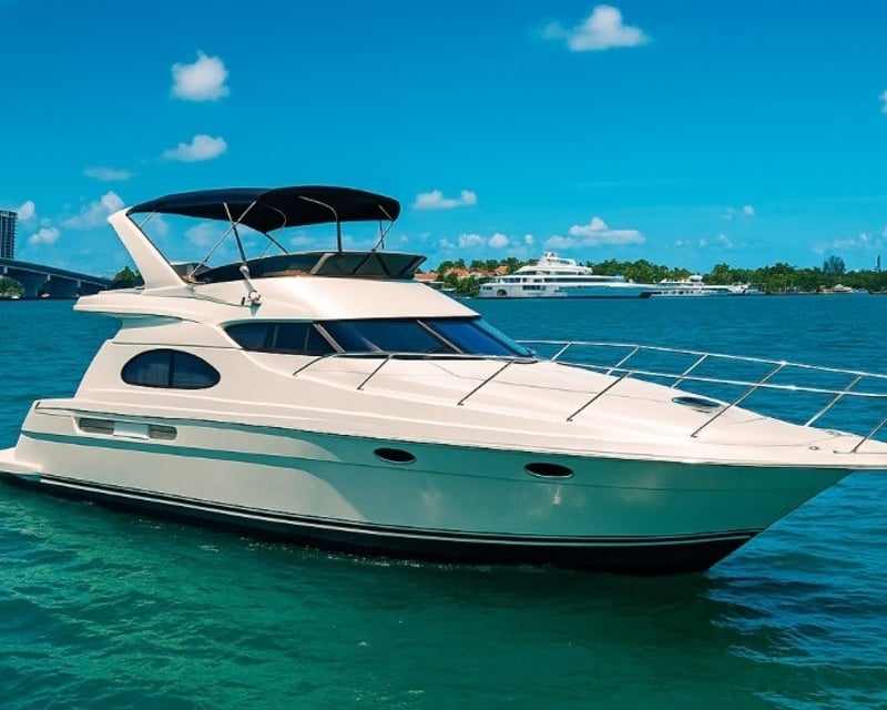 50' Yacht Charter on Biscayne Bay in Miami