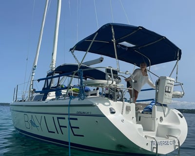 Private 5-Hour Power Island Sailing Cruise