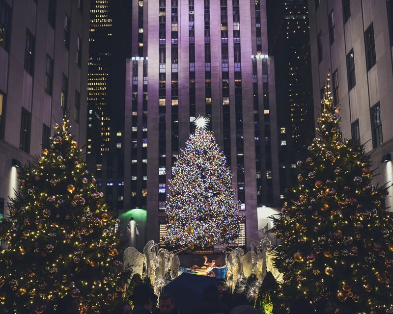 New York City Holiday Lights Guided Walking Tour