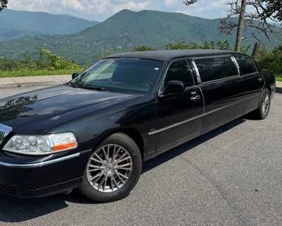 Ride a Private Town Car Transfer in Sevierville
