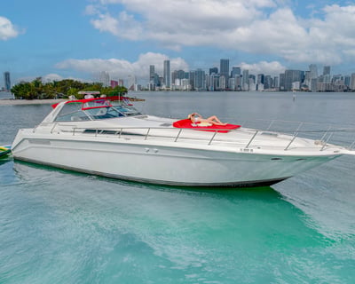 Private Daytime Yacht Charter In Miami