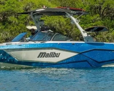 Party Cove Boat Charter on Lake Austin