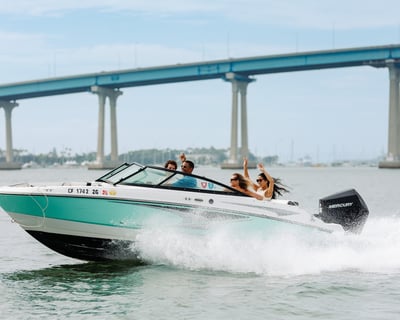Explore San Diego on a 2-4 Hour Boat Rental
