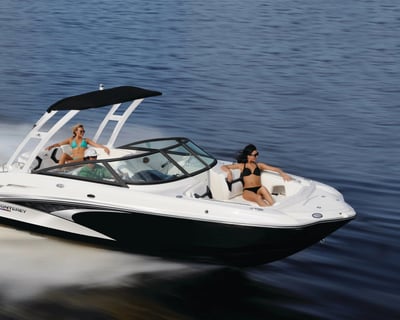 Monterey M4 Boat Rental on Lake Minnetonka