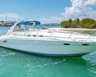 Miami 40' Yacht Charter