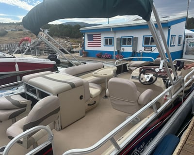 Cruise Flaming Gorge on a 90 HP Pontoon Rental