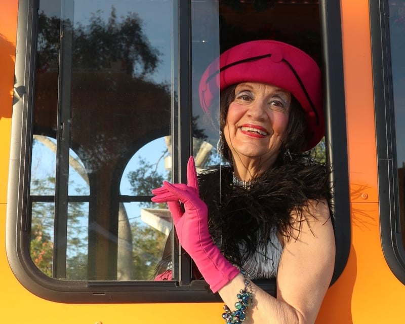 Sarasota Women's History Trolley Tour With Costumed Guide