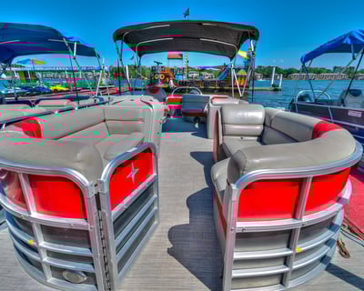 Tritoon Boat Rental in Montgomery TX, Seats 13