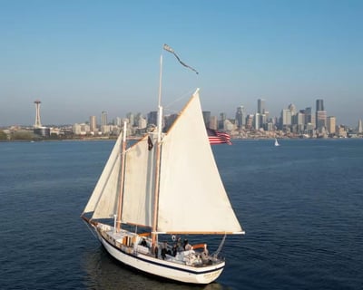 Seattle Sailing Tour: 2-Hour Tall Ship Cruise