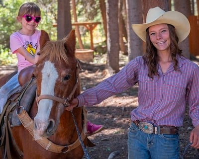 5-Minute Pony Ride in Almont