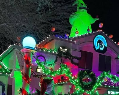 2.5-Hour Christmas Lights Bus Tour