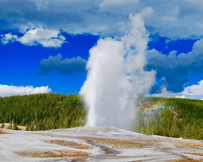 Yellowstone Geyser Guided Tour