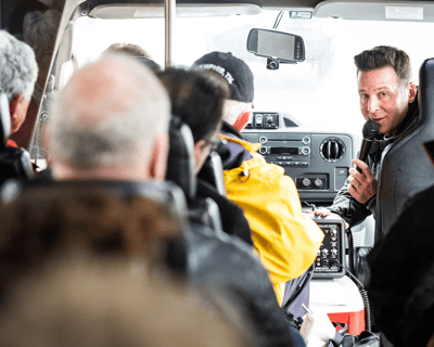 Ride a 3.5-Hour Chicago Pizza Bus Tour
