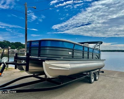 Coach 243 RFC Tritoon Boat Rental