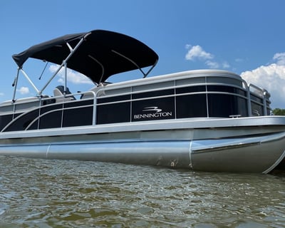 Full-Day Pontoon Rental On Lake Bowen