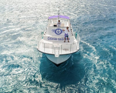 Private 30-Guest Powerboat with DJ & Snorkel