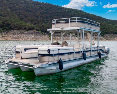 Private Party Boat Charter on Lake Travis With Slide