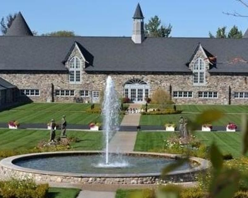 Self-Guided Historic Castle Farms Tour in Charlevoix