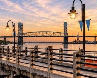Badass Women's History Walking Tour in Wilmington