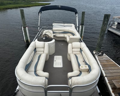 Triple T 90HP Yamaha Boat Rental